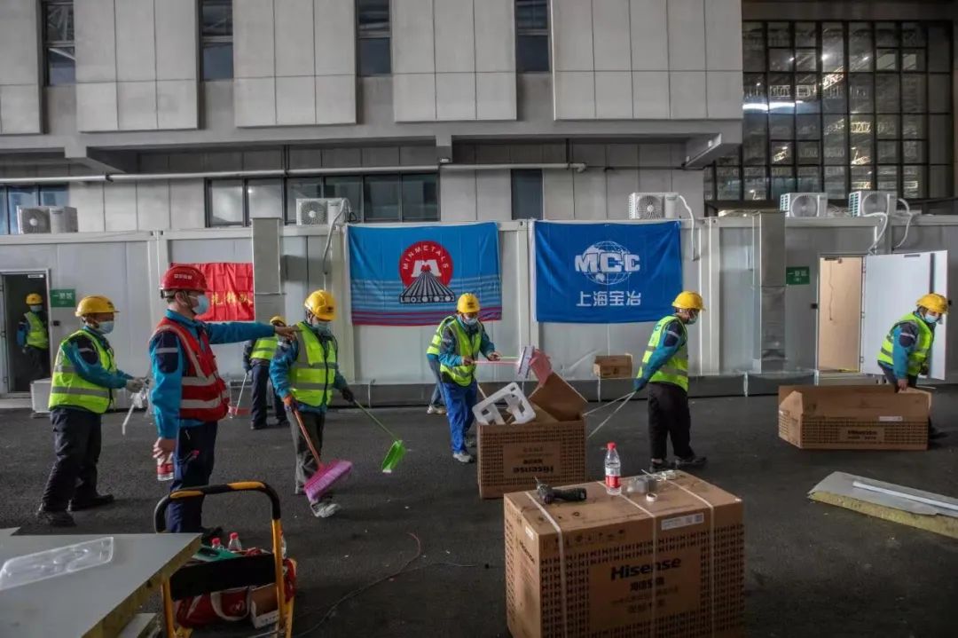 【抗击疫情 央企行动】中国五矿争分夺秒完成上海最大方舱医院参建任务
